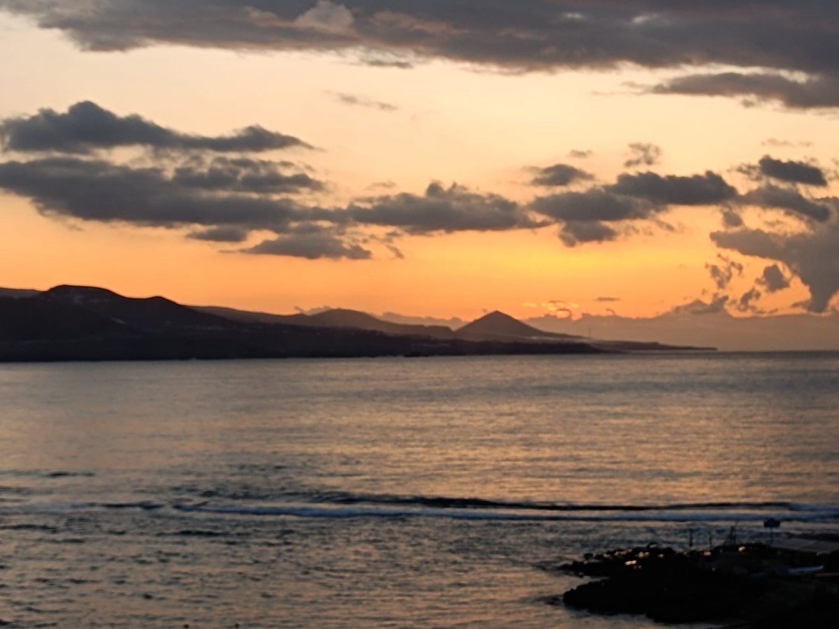 LasCanteras's tweet photo. Buenas noches #Dana ❤️ https://t.co/Qr2xpMOV8M