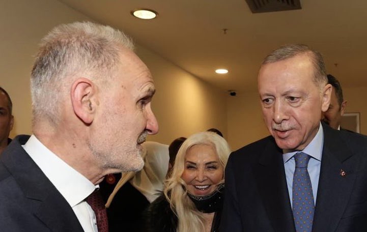 Cumhurbaşkanımız @RTErdogan'ın teşrifleriyle, Haliç Kongre Merkezi'nde 'Her Anında Hep Yanında İstanbul İftar Buluşması'na katıldık. İstanbul iş dünyasının temsilcileri olarak Türk ekonomisinin lokomotifi İstanbul için çalışmaya, üretmeye ve katkı sunmaya devam edeceğiz.