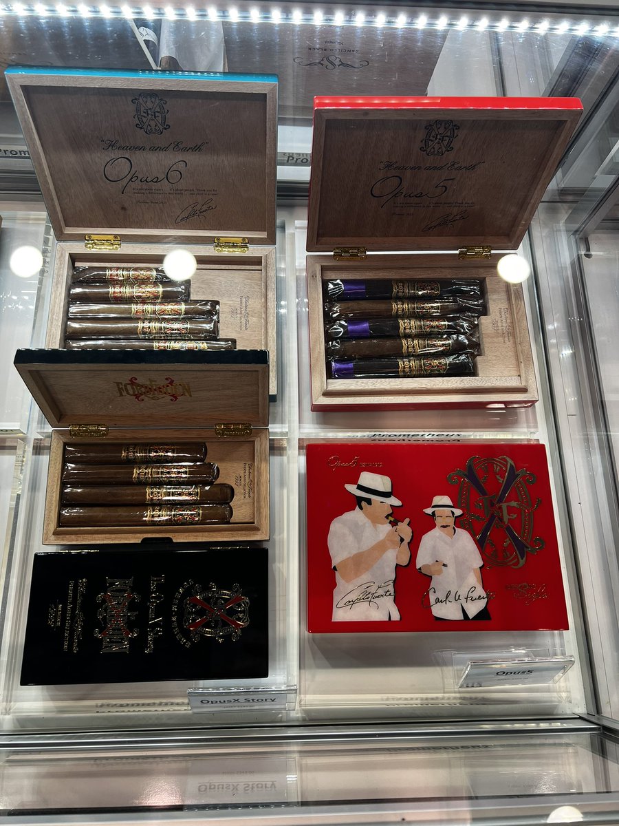 GodCigar's tweet image. Am I in heaven? Unreal! #PCA2024