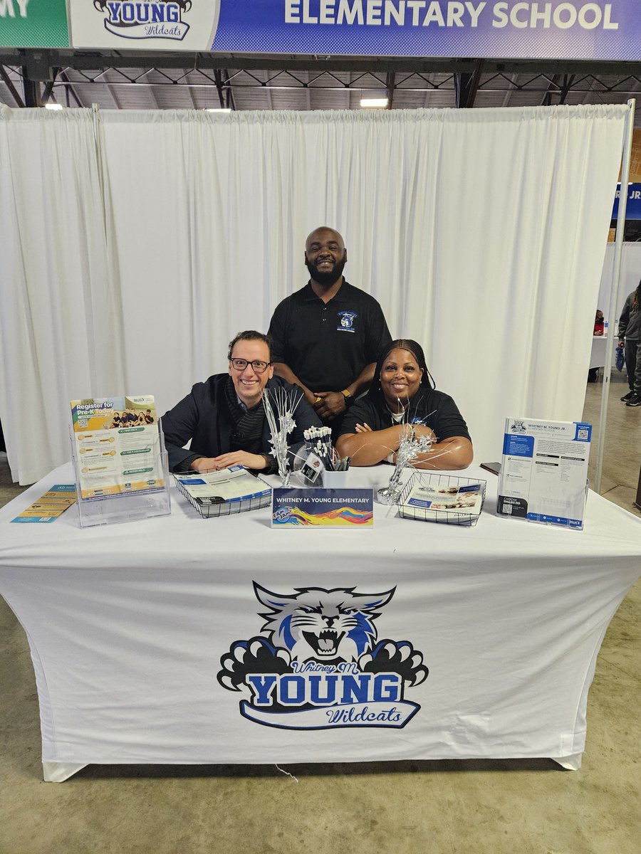 sneal1911's tweet photo. Today, myself and two of our wonderful campus teachers were able to take part in the district's Choice Expo, which gives families the opportunity to see the wonderful things we are doing in Dallas ISD at a variety of campuses they can choose for their child to attend. #DISD Proud https://t.co/gHtYRi0C74