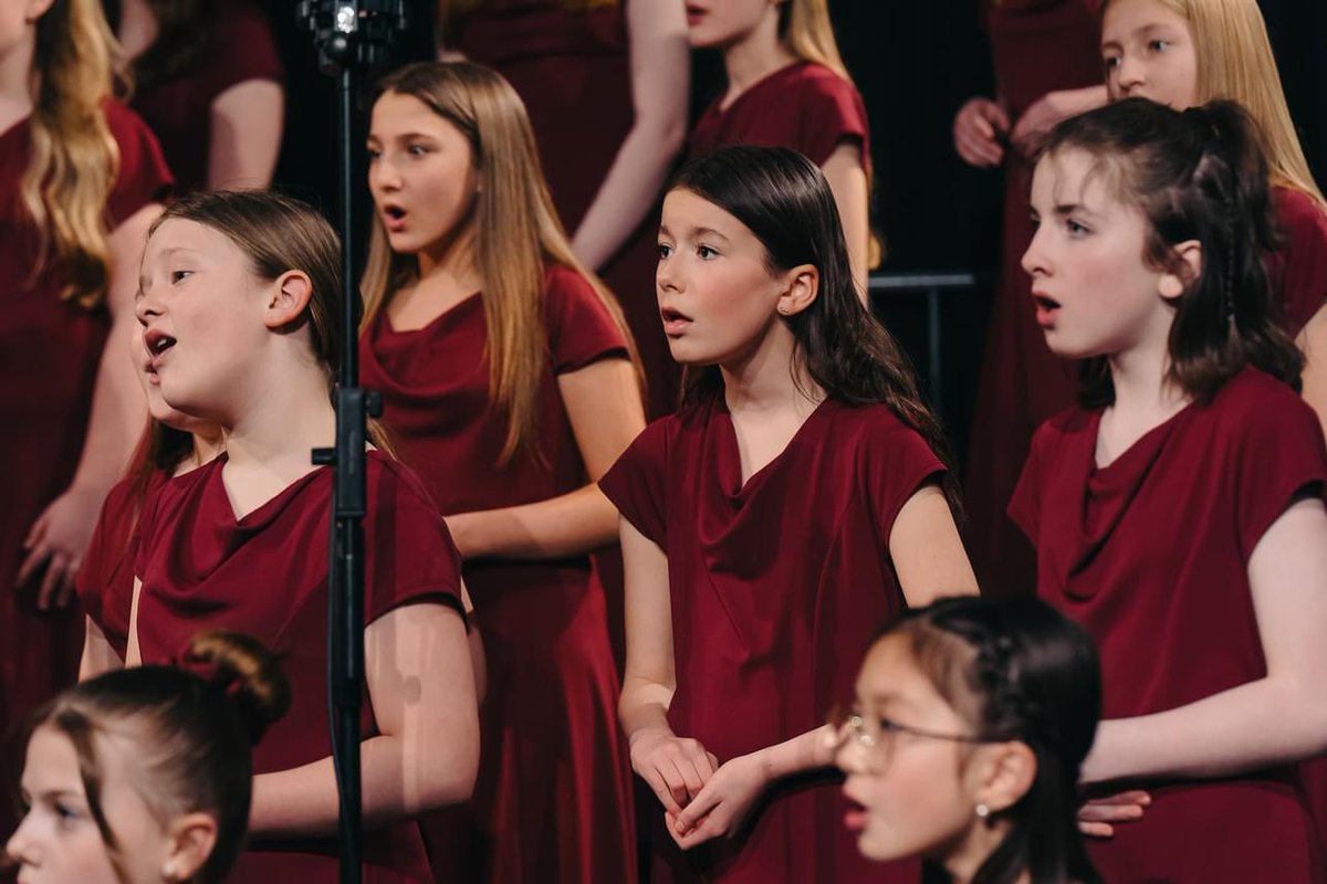 Barnsley Youth Choir tweet media