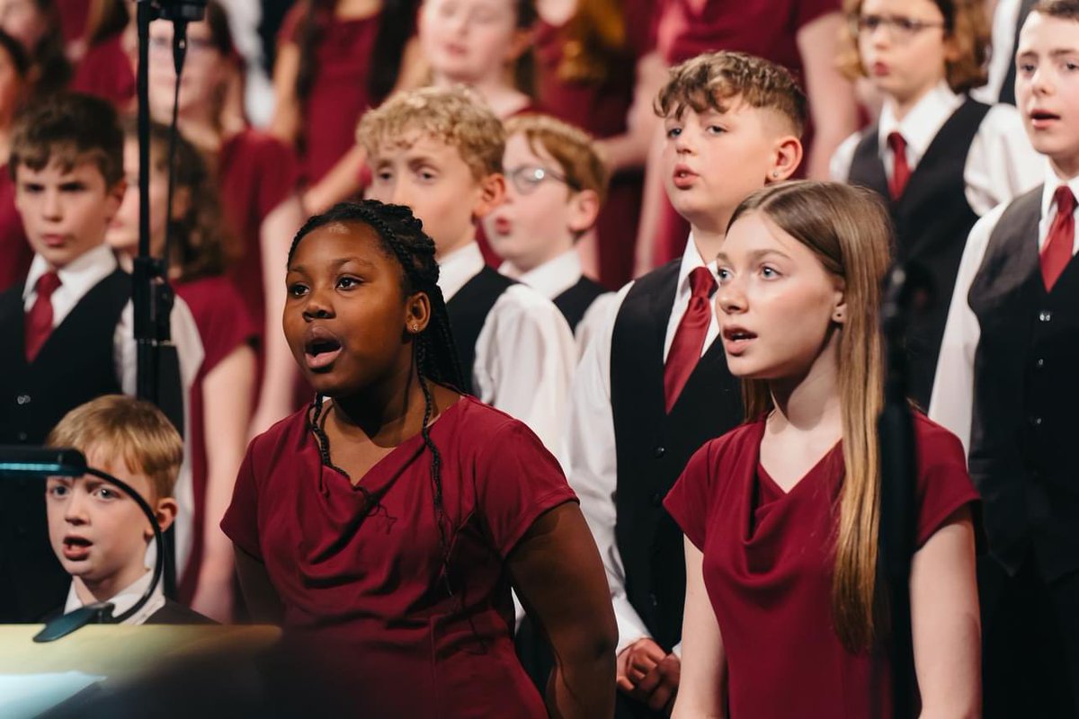 Barnsley Youth Choir tweet media
