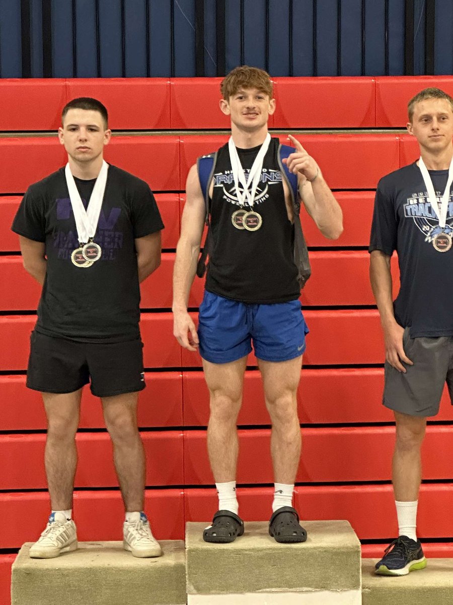 Cut a little weight for state powerlifting! Came out on top, 140 2024 state champion!!