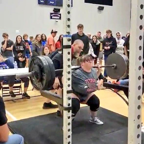 Senior Lizzy Welch of Columbus wins the PWT class at 3A state powerlifting Championship 🥇for the 2nd year in a row. She broke her own Squat record lifting 425 and set the total weight record at 745🏋‍♀️. First back to back lifting champion for the Titans. #SEKstate #SEKelite