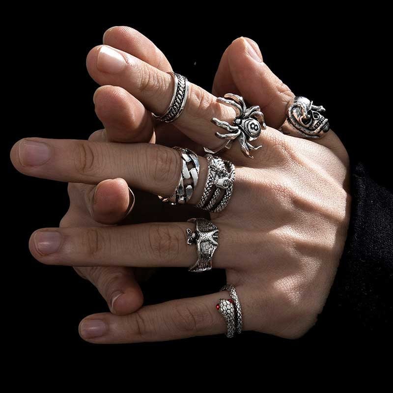 It's wild to me that straight girls have this misconception that men that accessorize like this are tough and dominant when in actuality they are the sluttiest bottoms you've ever met