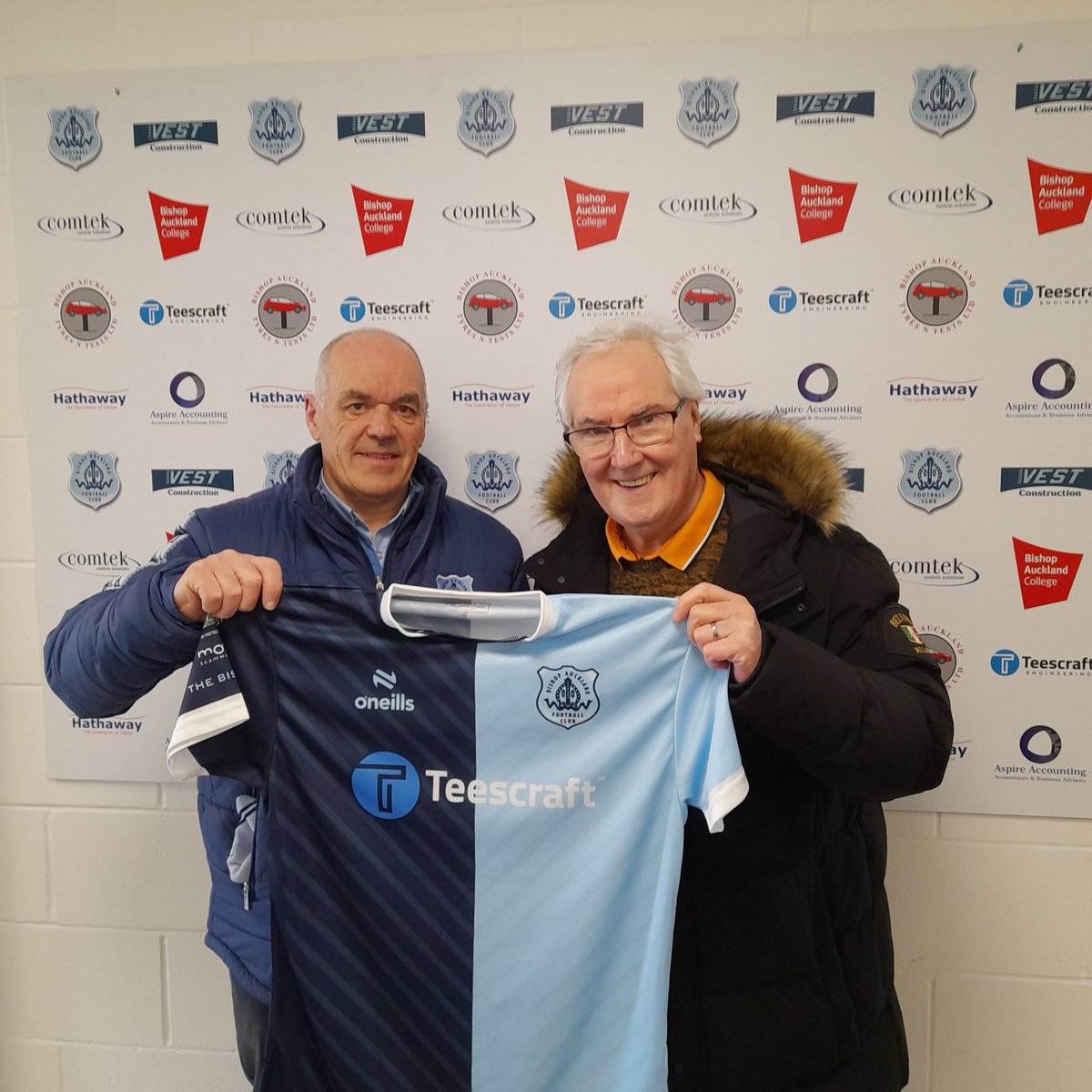 What a great weekend! Spoke at Bishop Auckland charity dinner, then today presented 2 brilliant Roy of the Rovers shirts to @bishopafc.It follows @PaulTrevillion informing he based Roy Race on Bobby Charlton. Bishop in turn presented one of their shirts for the @DuncanEdwardsTr