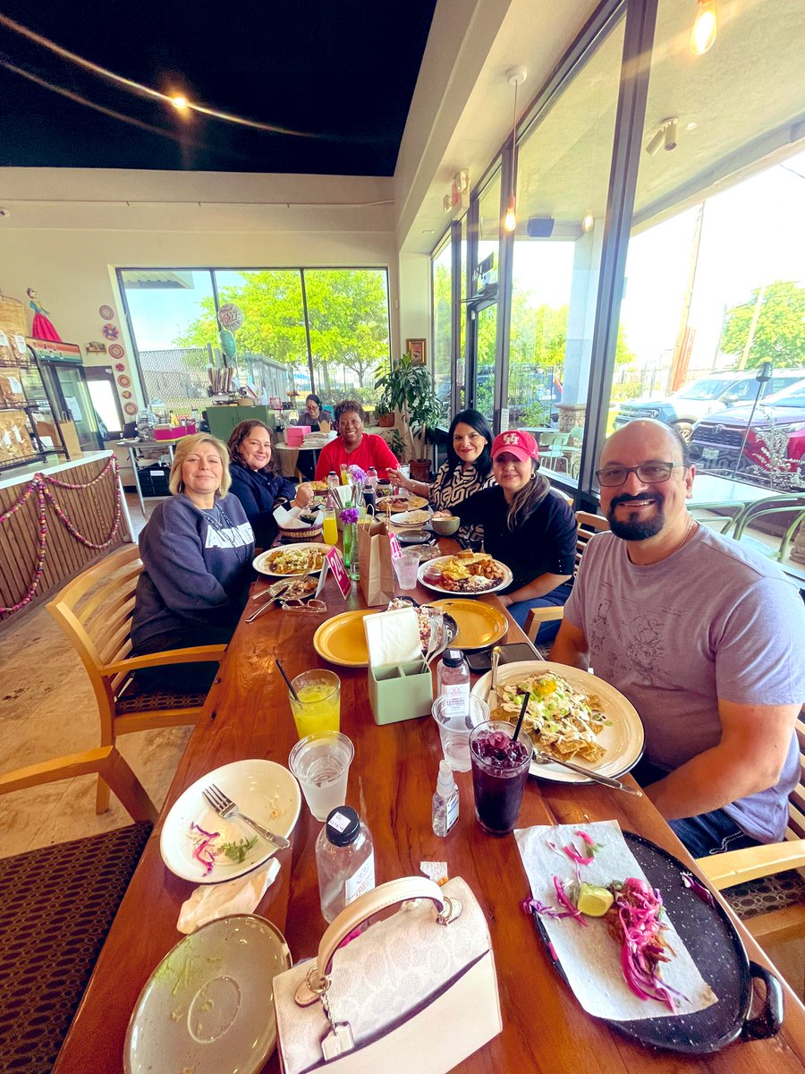 Bringing our members together over brunch. Remember, 'Success isn't about how much money you make; it's about the difference you make in people's lives.' -Michelle Obama #StrongerTogether #LatinxScholarships #LatinxLeaders