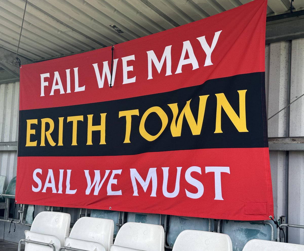 🚩 Also, we can’t forget <a href="/Spinkleton2/">Martin</a> and <a href="/ashleighkl10/">AshSpink</a> who helped install the new flags in the North Stand!

#WeAreDockers