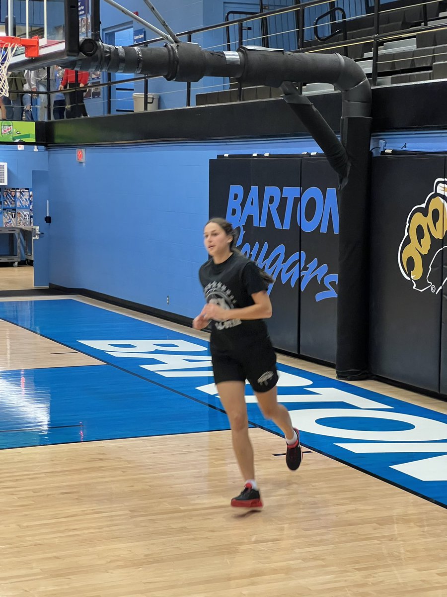 Sunflower Smack Show tweet media