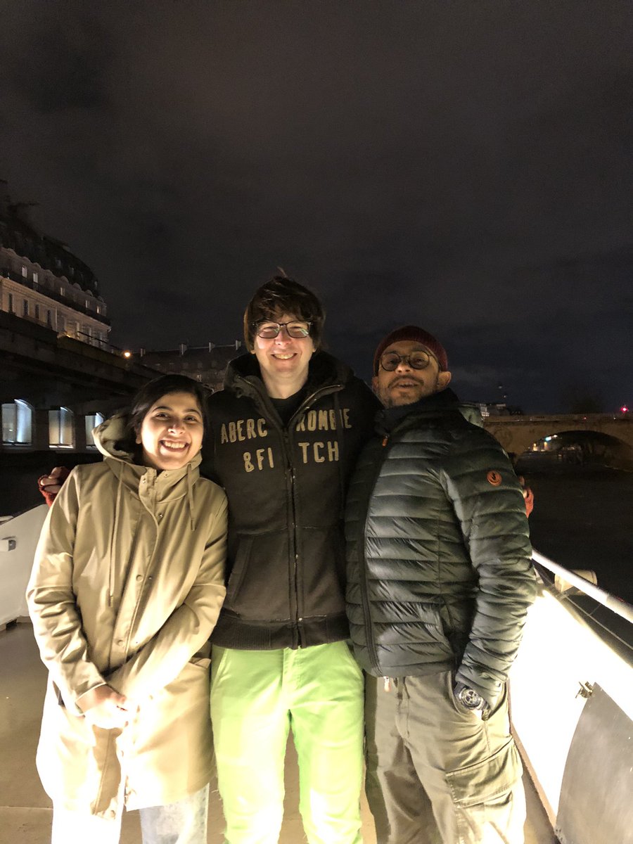 With @choubari_ and @JoshWComeau  on a Parisian boat ⛴️

Thank you #ReactParis for these encounters