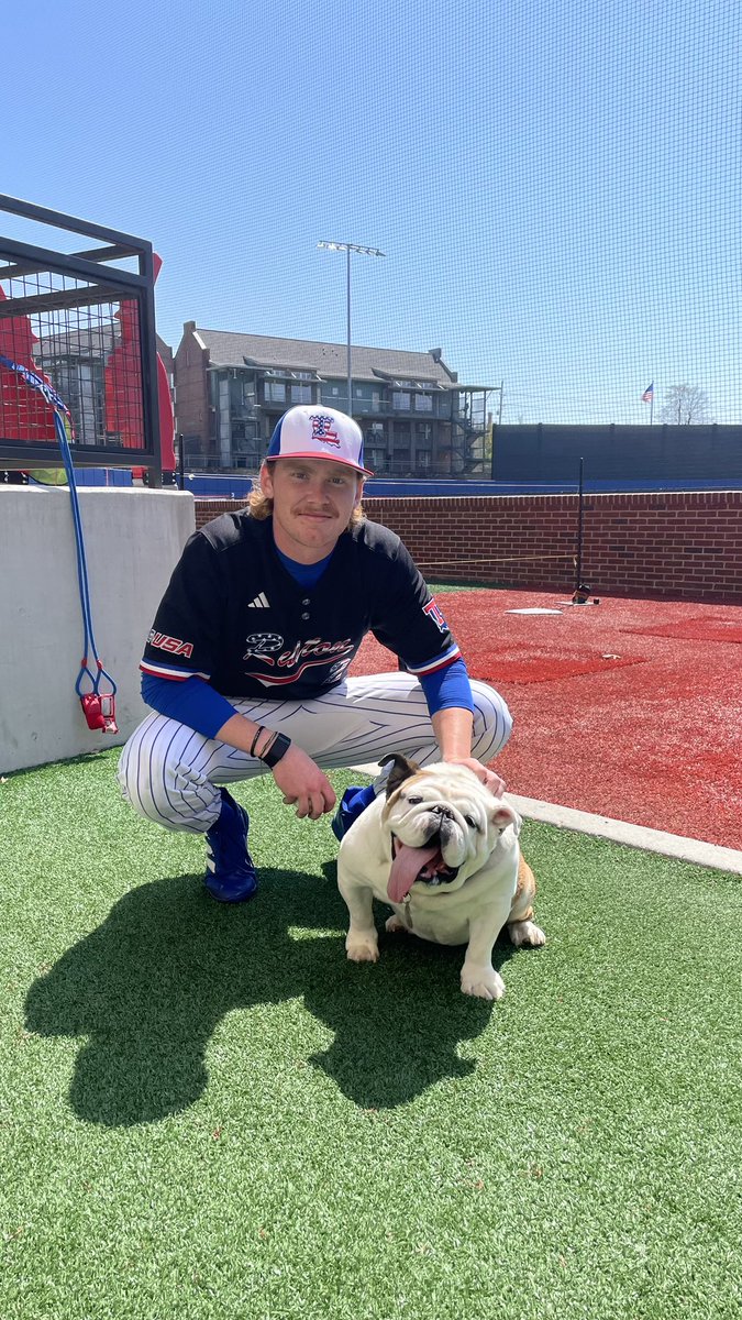 Chasing @LATechBSB ⚾️ after chasing future @LATech students at #LegacyDay 🐶#mascot