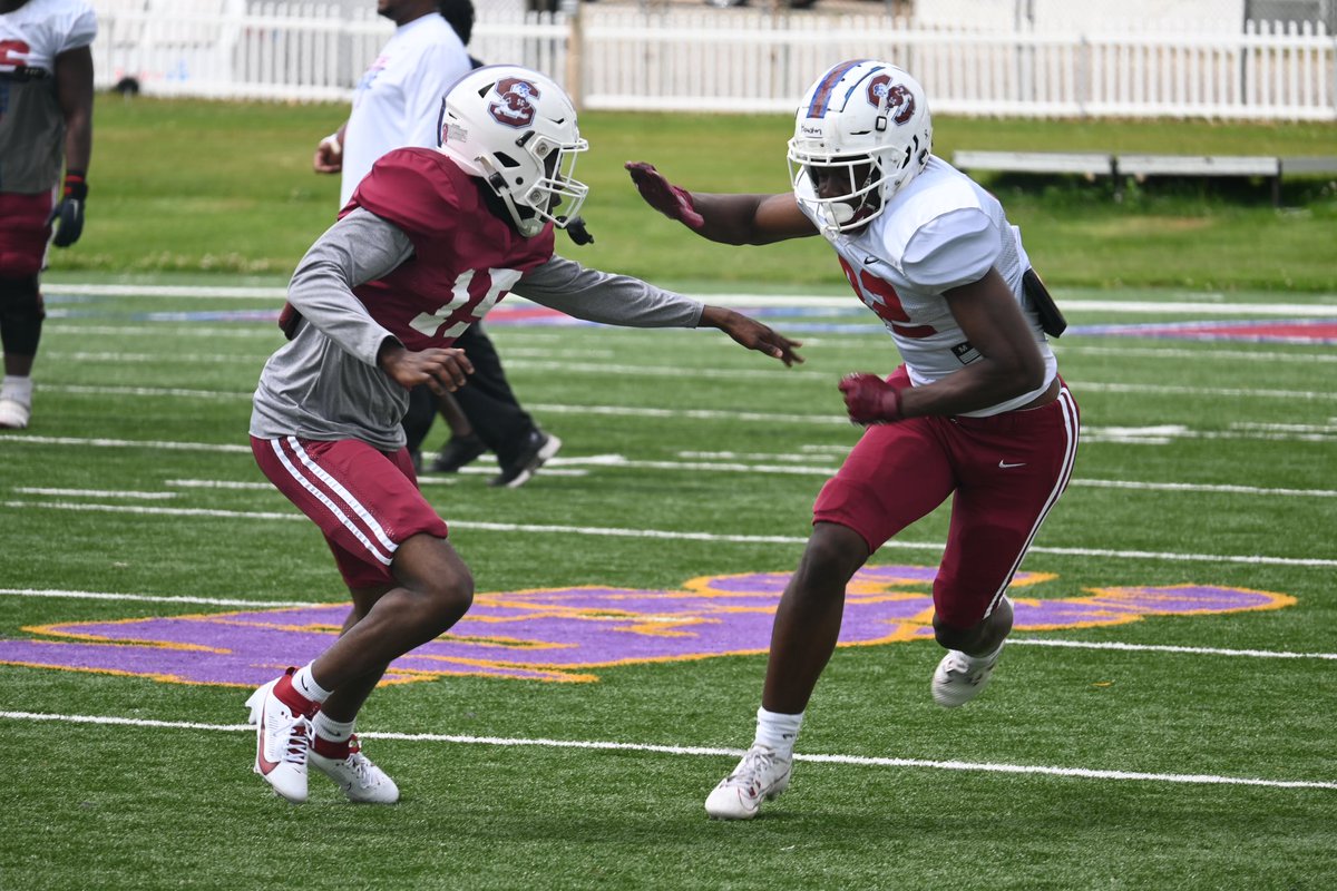 After being at practice today: •Caden High is as advertised •The D-line does not play around •RB room hasn’t missed a beat •There’s a lot to be excited about but of course there’s always a lot of work to be done •Coach Berry is really amped up 24/7😭 #GoDogs🐶