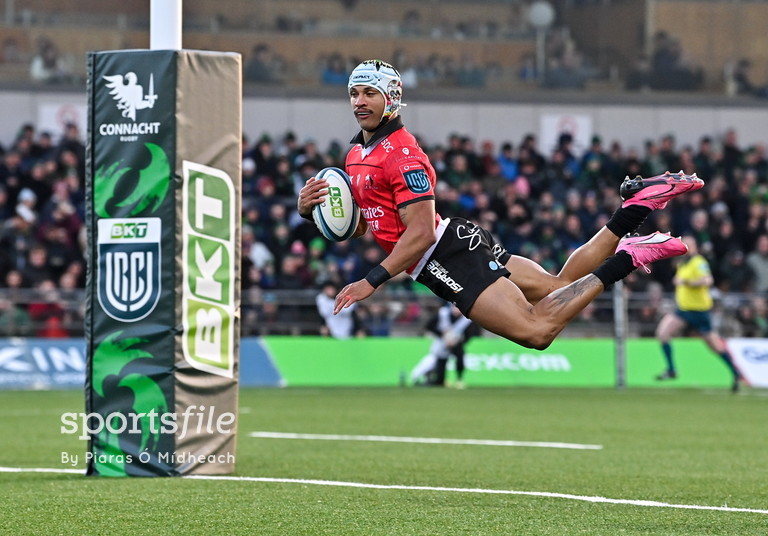 Emirates fly to victory. @LionsRugbyCo score six tries to beat Connacht by 24 points in Galway in the URC. 📸 @PiarasPOM sportsfile.com/more-images/77…