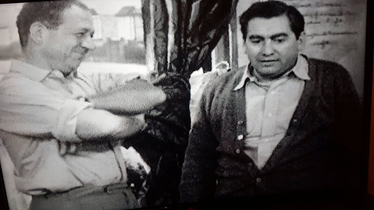 Oh, wondrous moon who shines its beam, 

Across the pine trees of East Cheam.

I'm very pleased to see your light,

Coming out tomorrow night?

#LordByronLivedHere