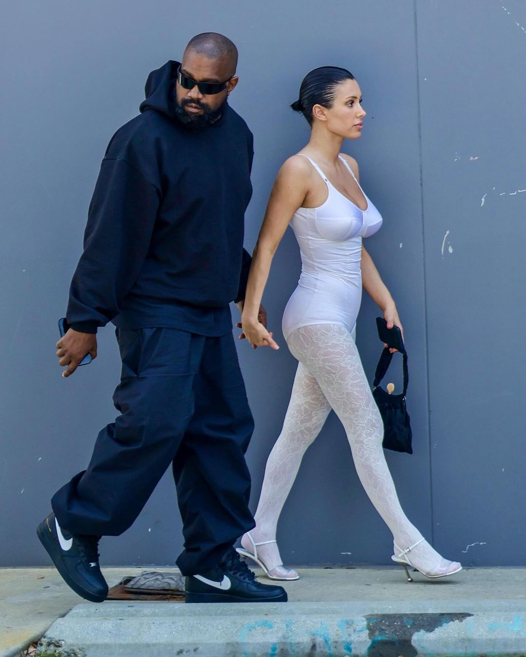 Rap Mais on X Kanye West e visto usando NIke Air Force 1 Mid x ALYX Studio https t G4l1zpkLEl X