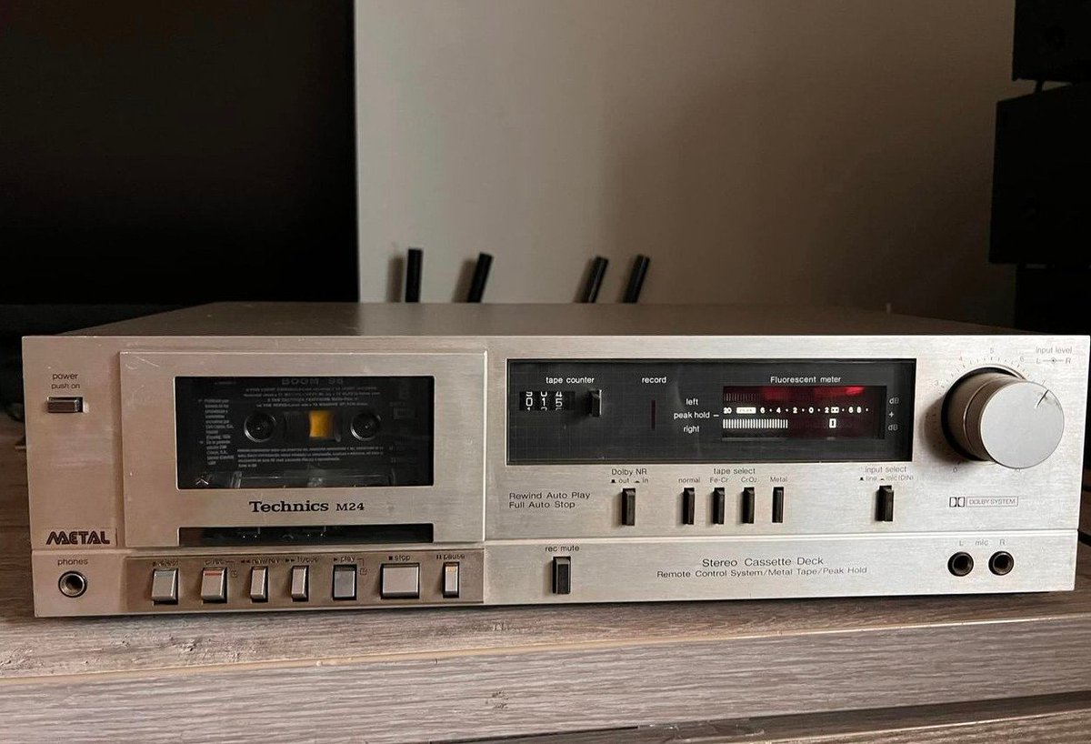 Technics RS-M24 (1980) 2-head compact cassette deck (photo: Marek