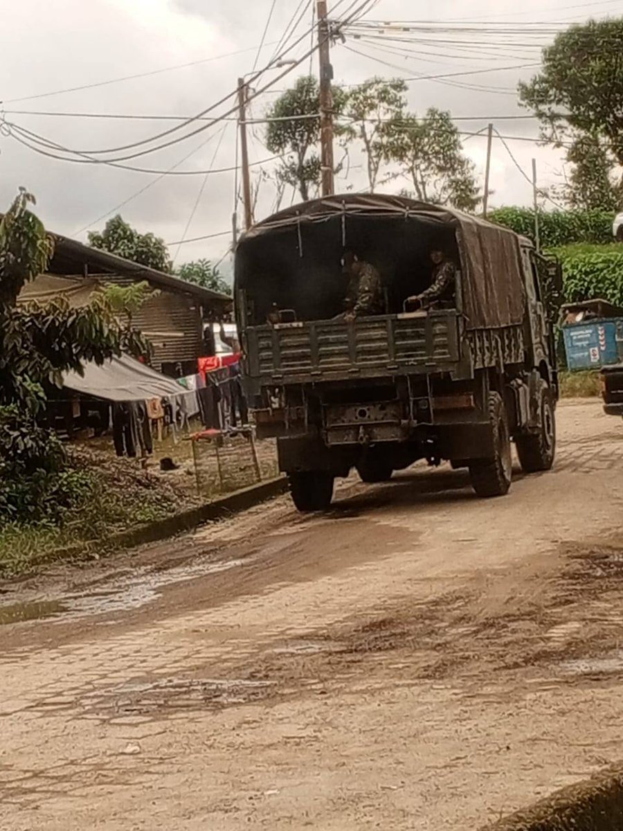 FNAntiminero's tweet photo. 🔴 #DENUNCIA | @DanielNoboaOk envía más militares a Palo Quemado, #Cotopaxi, para reprimir a su propio pueblo y proteger los intereses de la minera canadiense @AticoAty. Mientras la delincuencia inunda las ciudades de Ecuador prefiere enviar @FFAAECUADOR a comunidades campesinas. https://t.co/dEutTh9qum