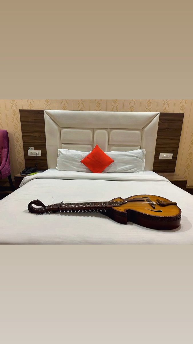 Siddha Veena Ji is taking rest at Amritsar #siddhaveena #siddharthabanerjee #raagsabha #amritsar #amritsardiaries #AmritsarNews #musicianlife #musician #musicians