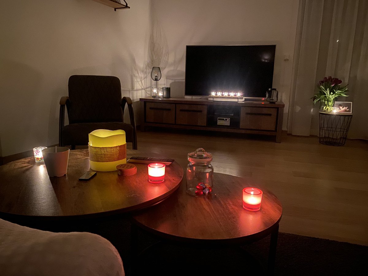 sjors51's tweet photo. Ook wij staan stil bij #earthhour https://t.co/jQX38LBofi