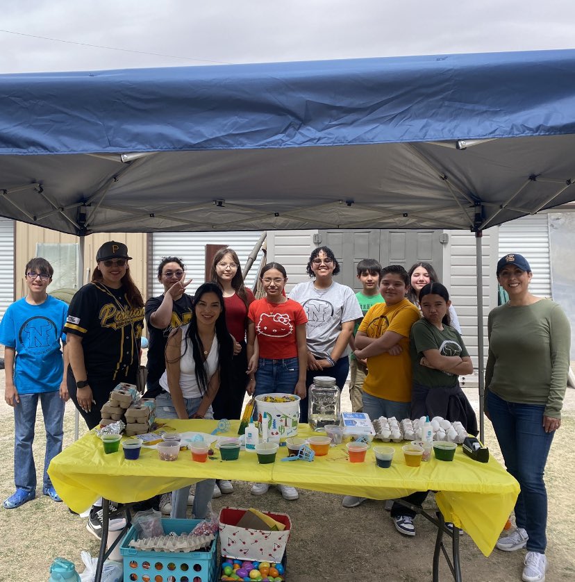 Eastwood MS and Parkland MS student council volunteering at the Reynold’s House. #WorkingTogether #givingbacktothecommunity @ZubiateSteve