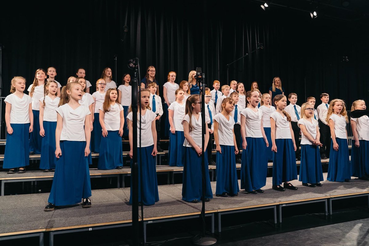 Barnsley Youth Choir tweet media