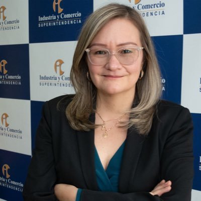 ¡YA COMENZARON!

La persecución contra <a href="/cielo_rusinque/">Cielo Rusinque Urrego🇨🇴🇫🇷</a> será sin piedad, esta tocando a los poderosos del País,  esos que se creen vacas sagradas. 

¡Vamos a rodearla!

¿Quién conmigo?