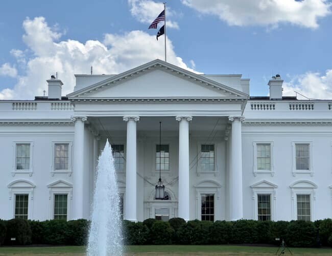 BFMTV's tweet image. 🔴 EN DIRECT
Attaque à Moscou: la Maison Blanche assure que l'État islamique est un "ennemi terroriste commun"
l.bfmtv.com/mzQt