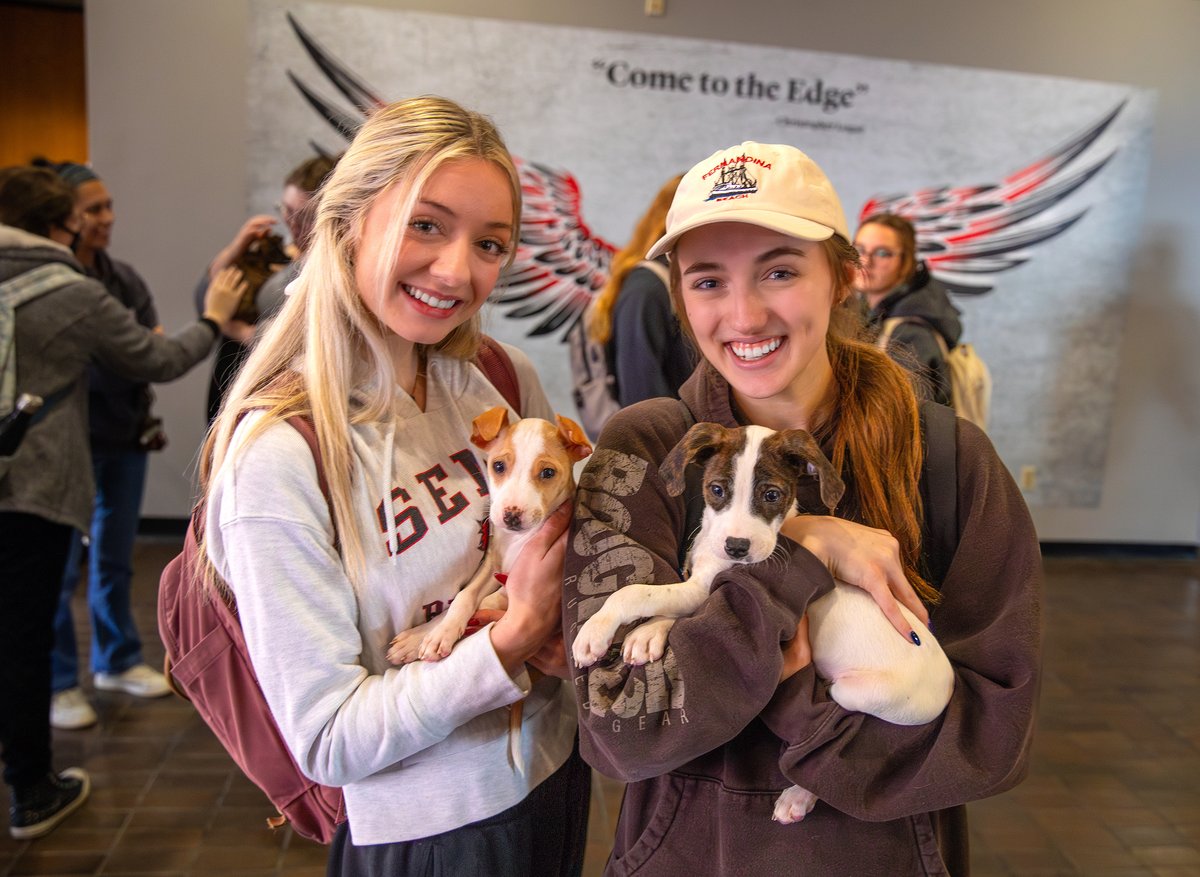 SEMO students + puppies = instant happiness! 🐶