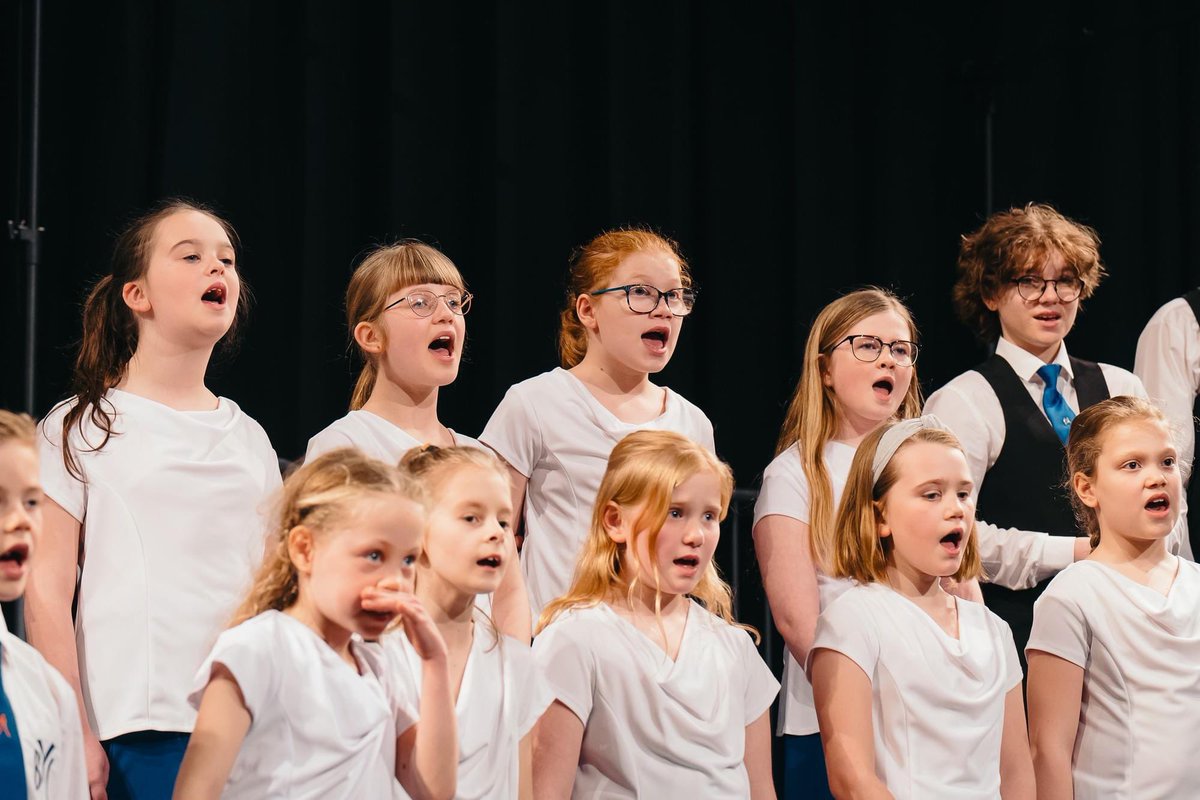 Barnsley Youth Choir tweet media