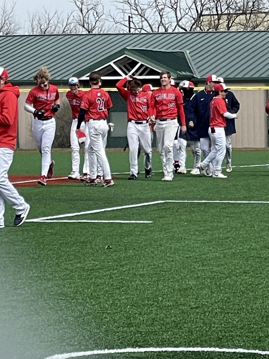 ON Boys’ Varsity baseball pulls out the win again over Rockhurst!! ⚾️🦅 <a href="/ADPriceON/">Josh Price, CAA</a> <a href="/JasonHermanON/">Jason Herman</a>