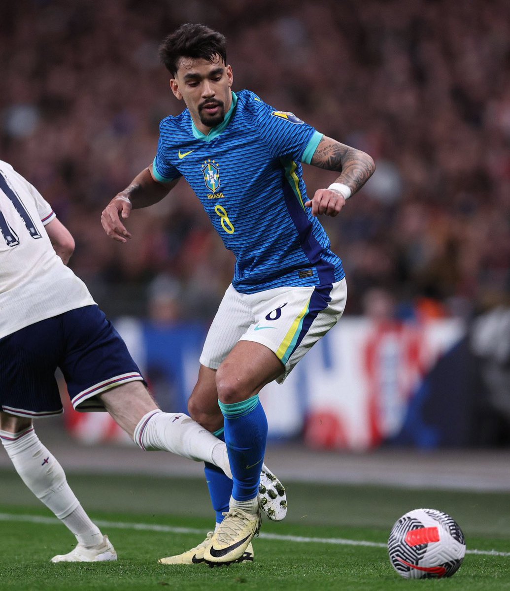 Lucas Paquetá’s first half [ RANK] v England: 🥇 [1st] Most dribbles completed (2) 🥇 [1st] Most chances created (3) 🥇 [1st] Highest pass accuracy (92%) + 100% Aerial duels won, 100% Dribble success Dancing around Wembley. 🕺🏽🇧🇷