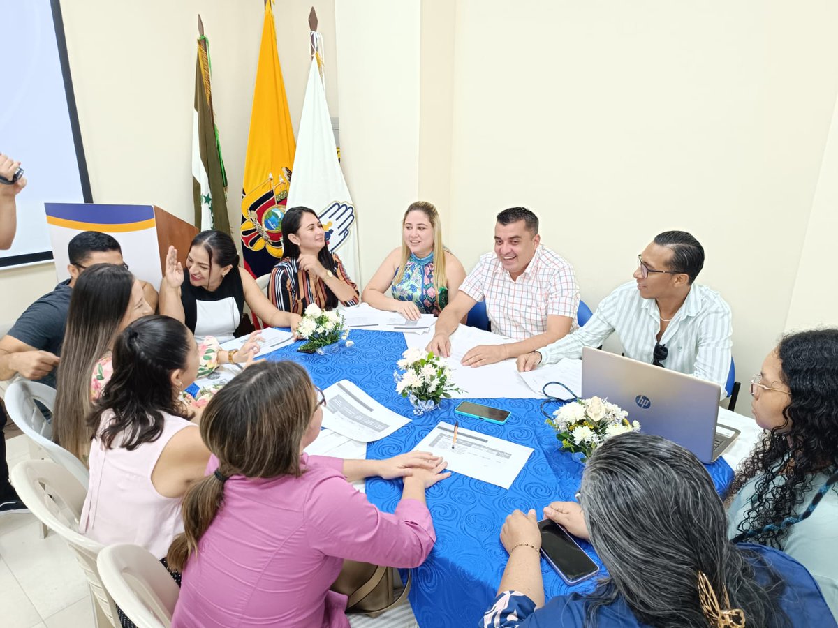 IESS_Manabi's tweet photo. El Centro de Salud C Materno Infantil y Emergencias Bahía realizó la deliberación pública de #RendicióndeCuentasIESS2023, donde socializó el cumplimiento de la ejecución presupuestaria📊 y logros institucionales🏥.

Los asistentes evaluaron la gestión y realizaron preguntas📝. https://t.co/ZHbiVjLGqh