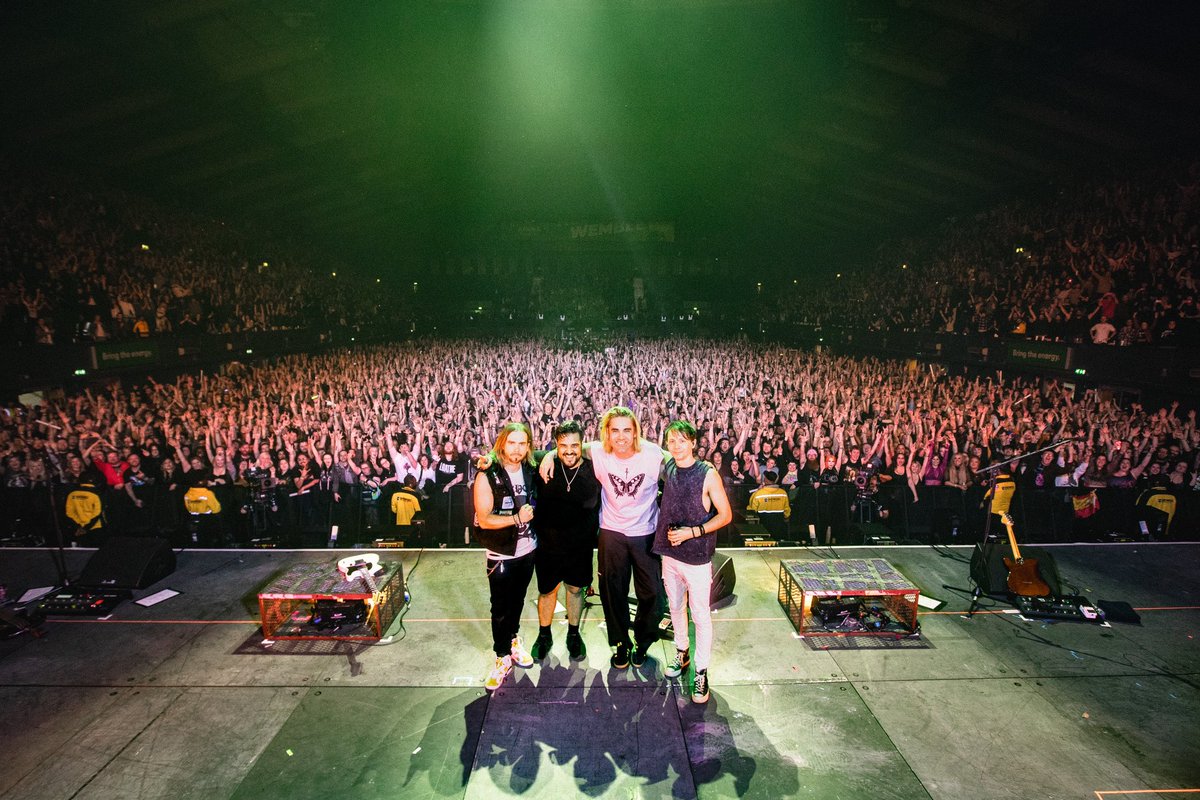 The roads have all led to here. Such an honour to get to play to you all last night. Forever Fightstar. 🖤