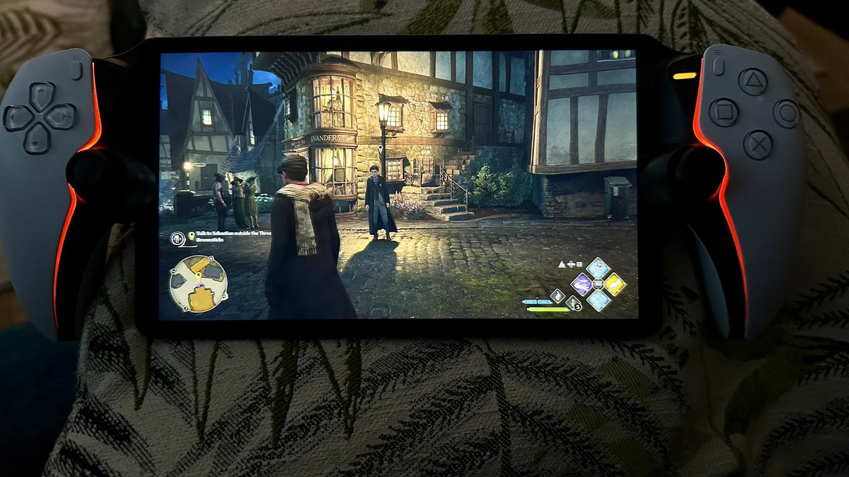 I’ve been toying with the PS Portal for a while. Mainly didn’t get one due to stock shortages but found one today and it hasn’t disappointed. Brilliant. Much better than using my phone for remote play. 💪