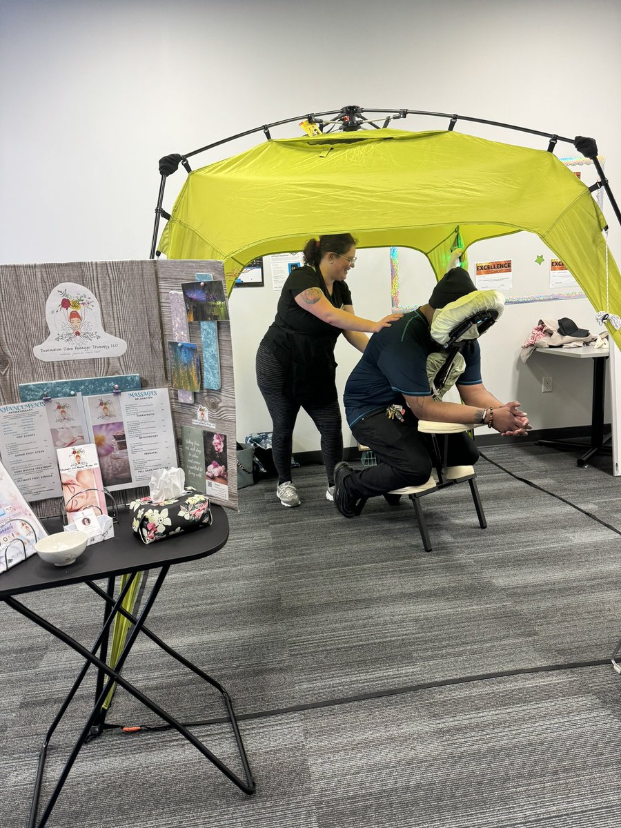 #SmallBusinesSaturdays #VBB   What better way to spend your break than to get a massage 💆‍♀️ 💆‍♂️