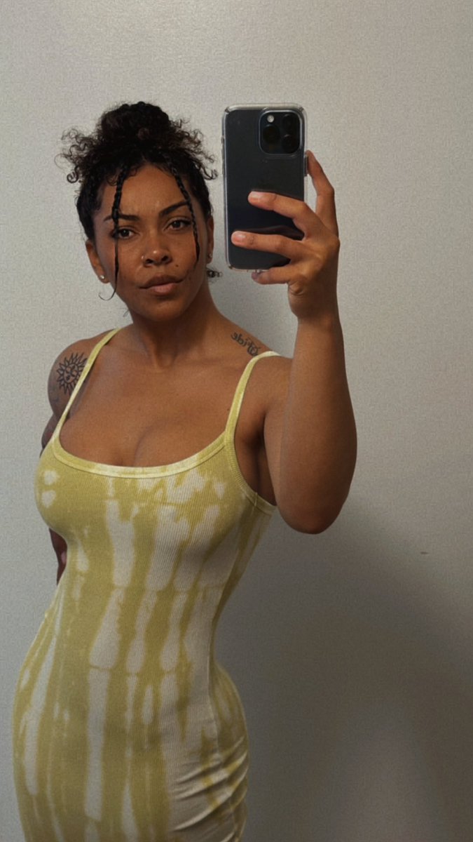 meganthesaiyan's tweet photo. Love my new dresses https://t.co/YwlX26uhya