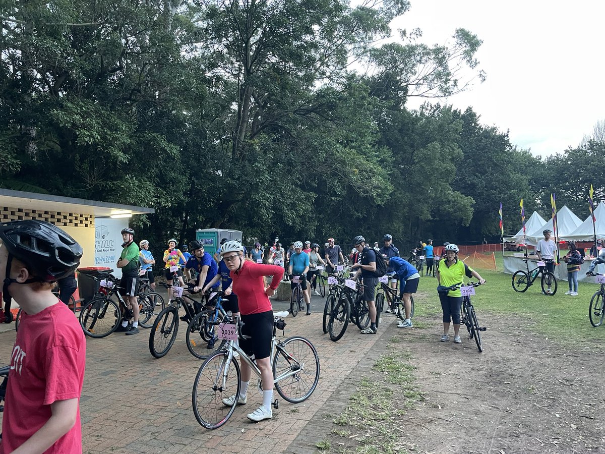 At Karuah Oval Turramurra for the start of the ‘Bobbo’, the Bobbin Head Cycle Classic, always a popular event, organised by our local Rotary Clubs. I’m doing the 27 km ride.