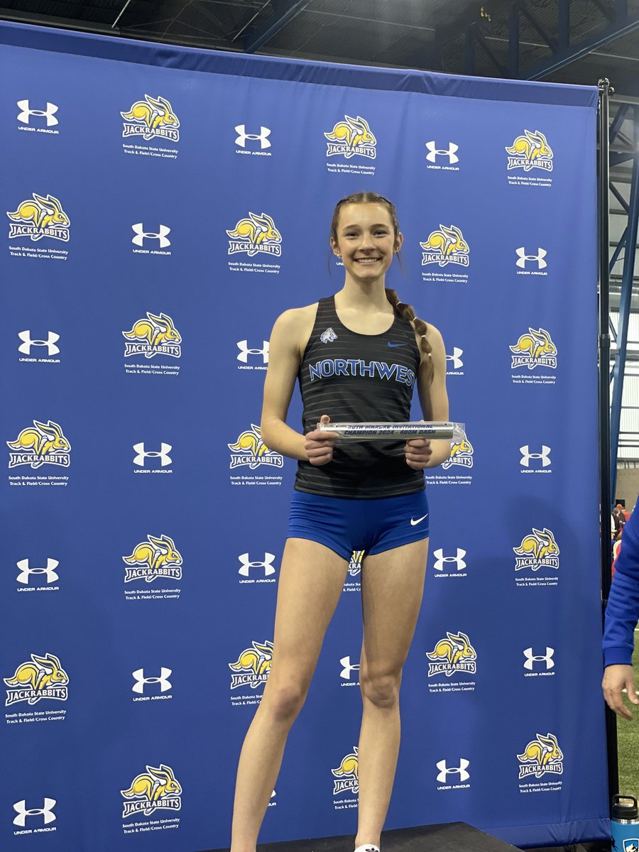 Ruth Marske Invitational | 800m 

🥇Anna Sheriff 2:24.64
4. Allison Sheriff 2:27.49
6. Katie Rush 2:30.27

#BOLDandBLUE🔵⚪️
