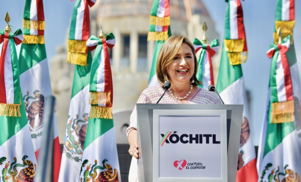 Que buena foto de nuestra próxima Presidenta. 💖

Tu muy bien mi <a href="/XochitlGalvez/">Xóchitl Gálvez Ruiz</a> 🫶🏻

#Xochitl2024