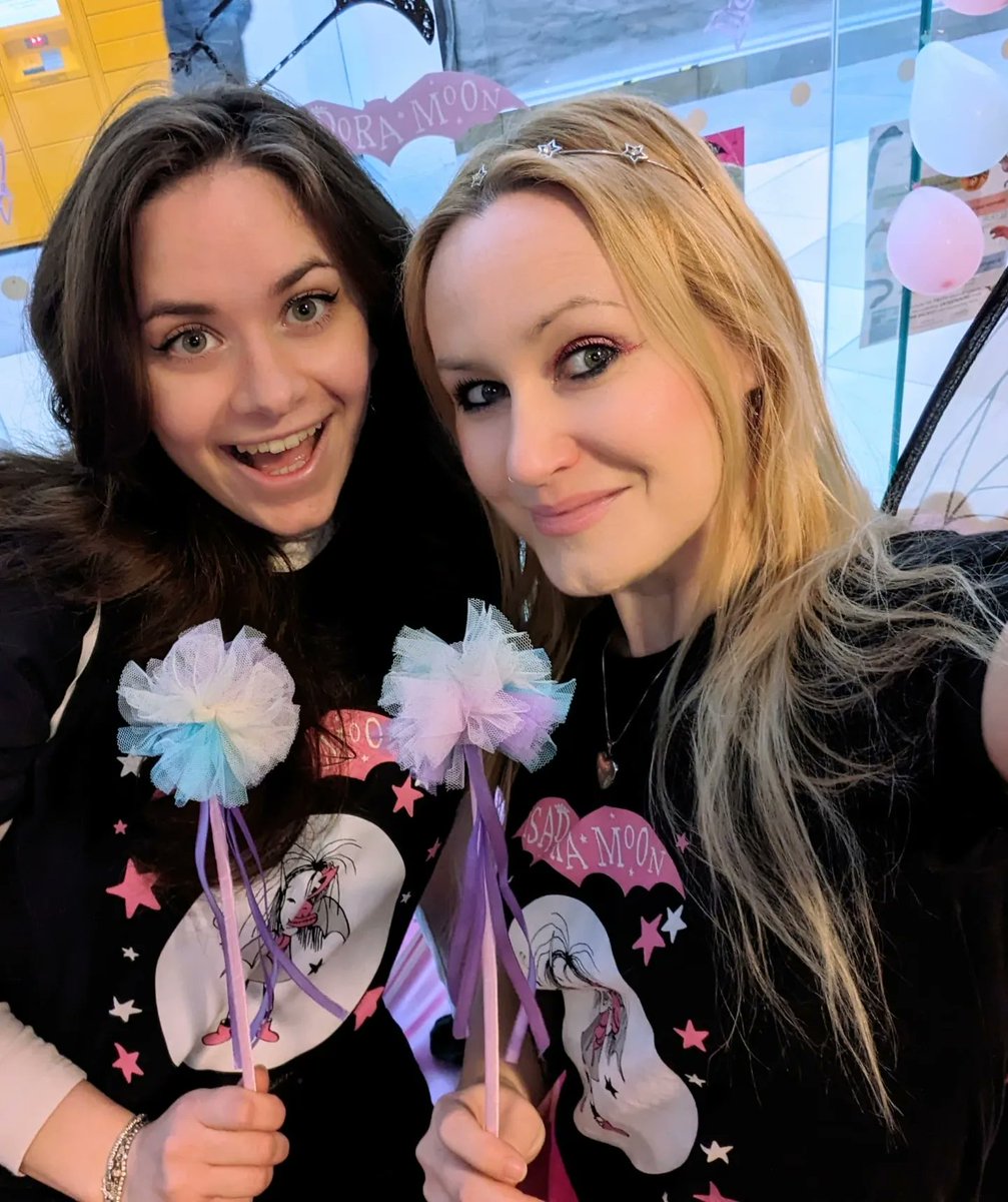 Waterstones Finchley Road O2 Centre (@waterstoneso2) on Twitter photo WOWWWEEE What an amazing Isadora Moon signing today in store! Thank you <a href="/H_Muncaster/">Harriet Muncaster</a> and everyone who came! We all had so much fun! <a href="/OxfordChildrens/">Oxford Children's Books</a> WOWWWEEE What an amazing Isadora Moon signing today in store! Thank you <a href="/H_Muncaster/">Harriet Muncaster</a> and everyone who came! We all had so much fun! <a href="/OxfordChildrens/">Oxford Children's Books</a>