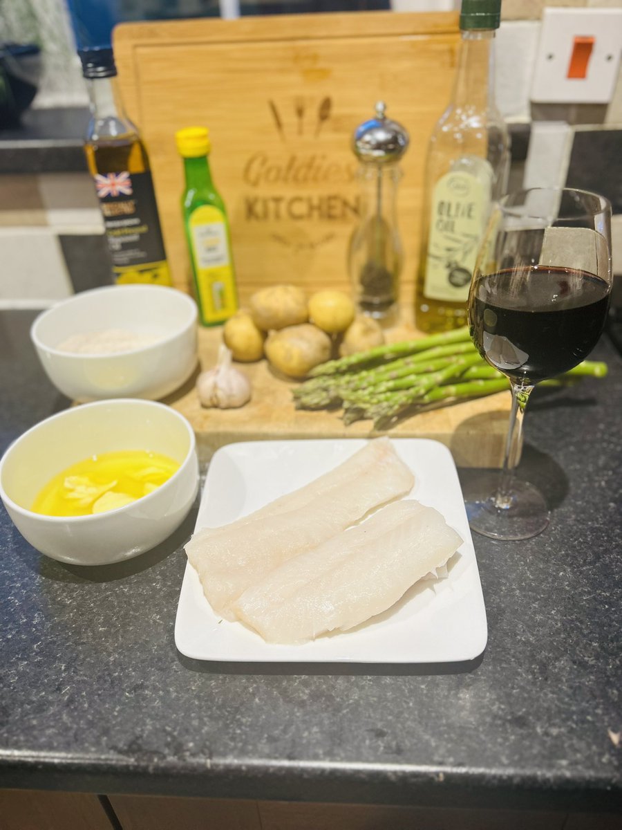 @AndrewGoldson Goldiefather tweet media