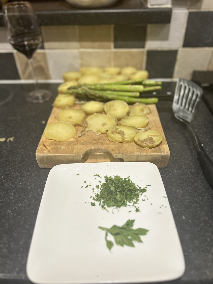 @AndrewGoldson Goldiefather tweet media