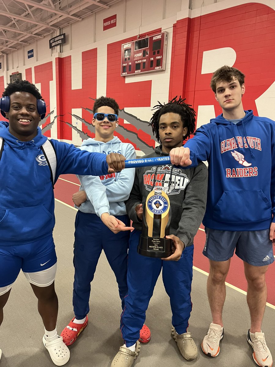 GBSHS_XC_TF's tweet photo. We live in an era of privatized sports(AAU, BOOM, 7 on 7) and personal Trainers. Nice these multi Sport Raiders  are having success this Track &amp; Field season competing for their High School team. 
🏈🤼‍♂️🏀👟🏃‍♂️
#RaiderPride https://t.co/dVp5TwZIIK