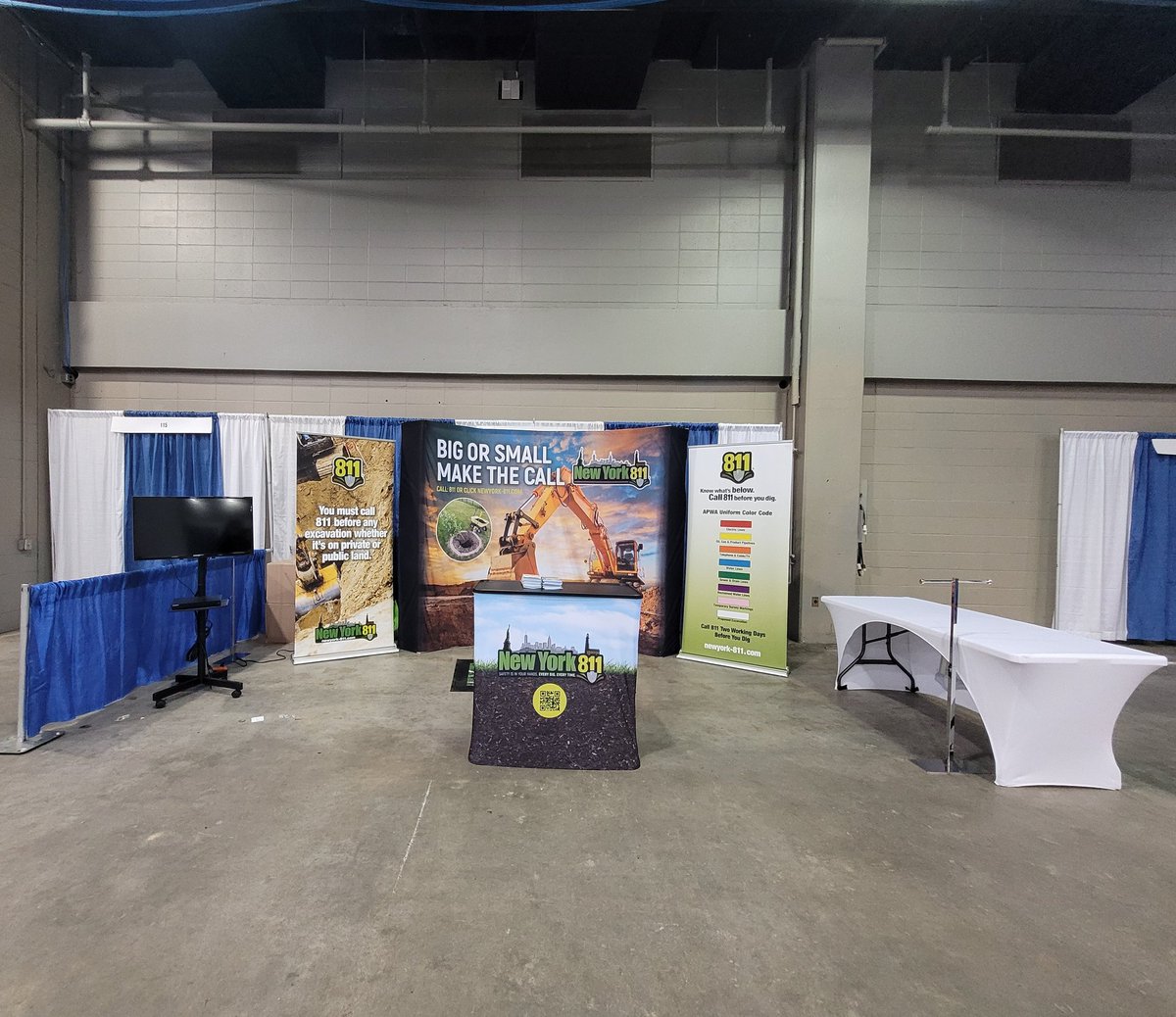 #NewYork811 will be at the #nassaucoliseum home show today until 8pm and Sunday from 10am to 5pm. Come stop by and check out all of the great vendors! #SafetyIsInYourHands #811 #ExcavationSafety