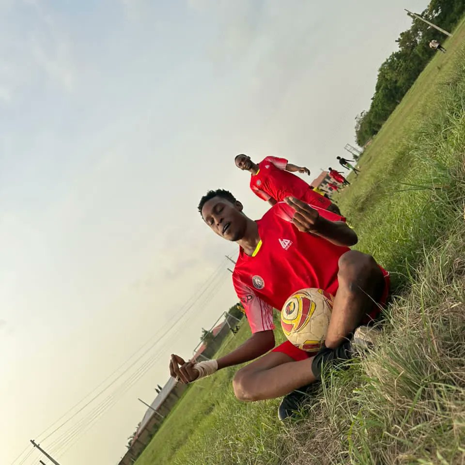 Flaming_Knights's tweet photo. Lovin' it with the Haaland Celebration 🎊🥳⚽⚽
Two goals and MOTM against Destiny FC

#IgniteTheFire #ComeOnYouFlamers 
#flaminknights #fkfc #COYF #clubfriendlies #DestinyKnights #peterbabs https://t.co/aNzg5qZm7z