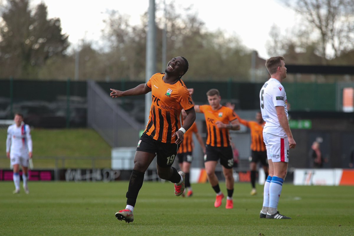 GatlinOD's tweet photo. What a week, what a win , enjoy your weekend bees🐝🫡 https://t.co/FKx0mJCtl5