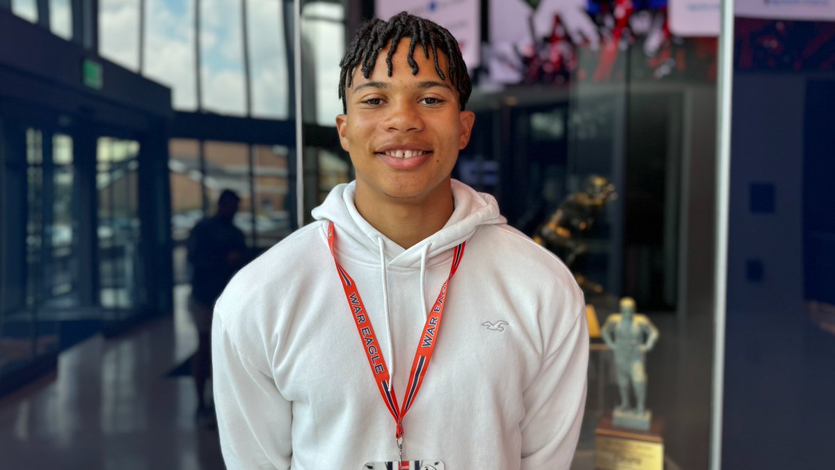 Auburn hosted the No. 5 QB in Husan Longstreet over the weekend, with a looming April 14 decision. 'They exceeded my expectations. For not knowing nothing about Auburn, it sure did. Just the way Coach Freeze is and how he runs his team, it’s phenomenal.' 247sports.com/college/auburn…