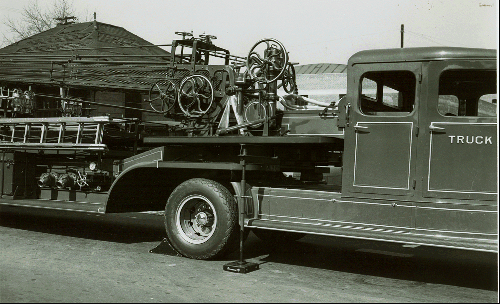 LAFDtalk's tweet photo. 86 Years Ago Today - March 23, 1938: Photographs capture @LAFD conducting pre-acceptance testing of a 1938 American La-France Tractor-Drawn 65 foot Water Tower with Sedan Cab. It entered service on April 4, 1938 as Truck 24, serving the #DTLA area.

Click images to enlarge...