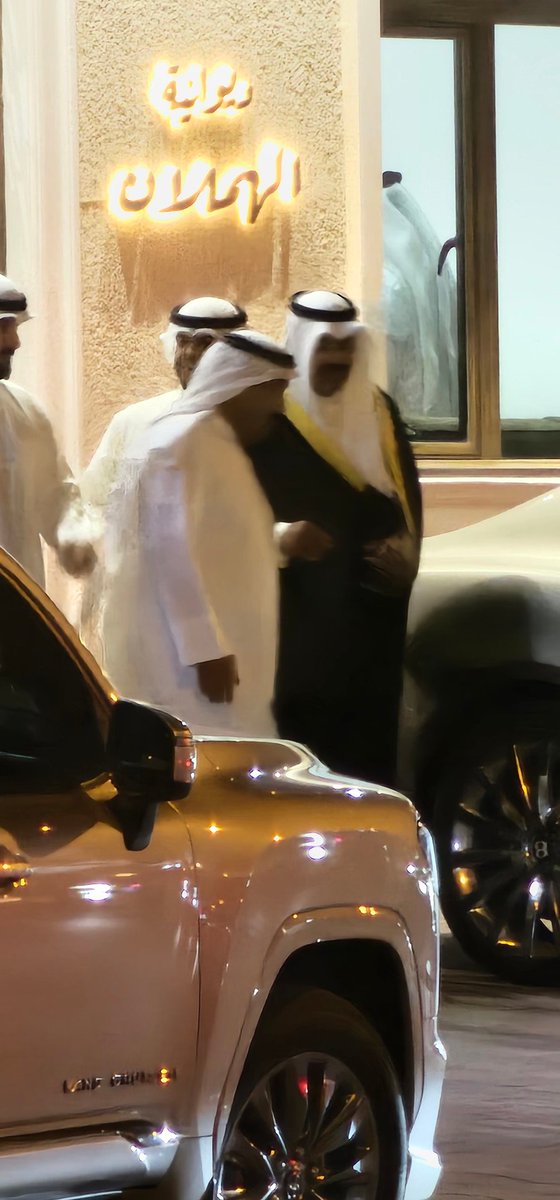 q8g63's tweet image. '

-اليوم وانا مع أطفالي في الفحيحيل ق١٠ واذا  أشاهد امامي الشيخ #احمد_النواف خارج من دوانيه أسرة[الهملان] الكرام ..

-سبحانه من جعل الناس تجتمع في محبته ، والله الفرحه لا شفناك بمنصب اكبر من منصبك السابق