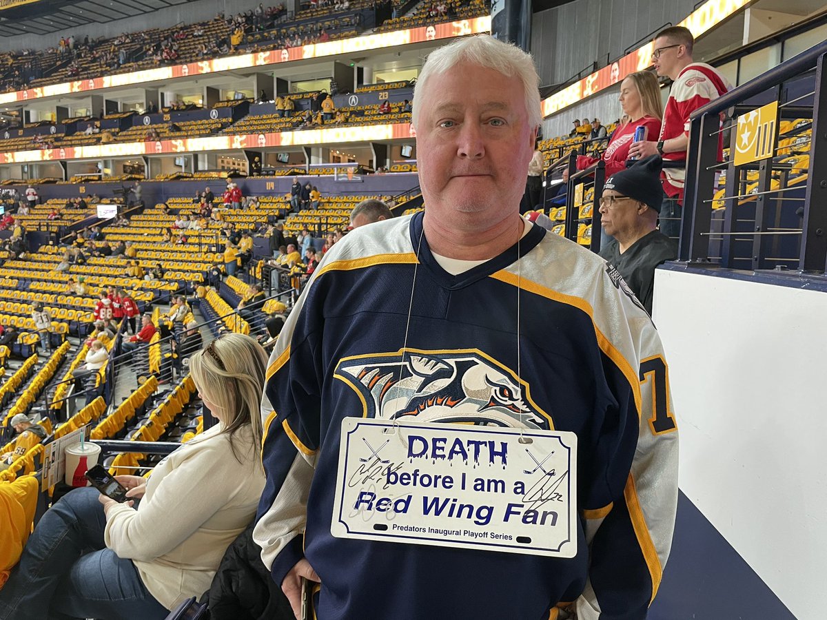 MaxHerzTalks's tweet photo. Preds and Wings on a Saturday in smashville! @1025TheGame https://t.co/PNYQMkQ2YU